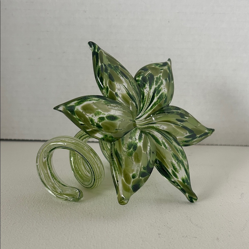 Murano Italian art blown Green Glass Flower
